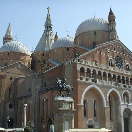 Szálloda Donatello Padova